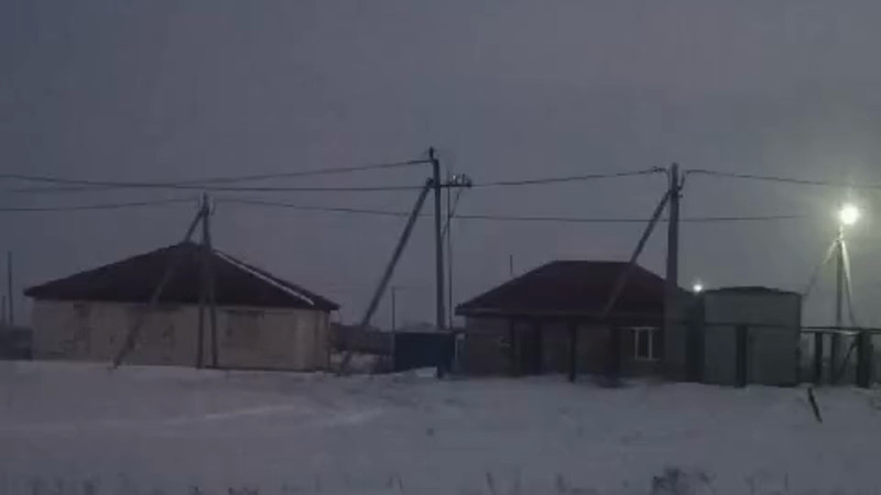 Всего в 20 километрах от Актобе люди выживают без света, воды и дорог