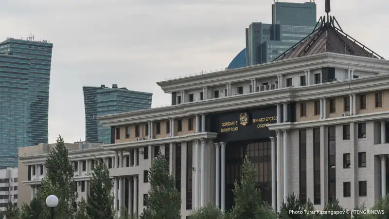 Непознанные объекты в небе над Астаной: Министерство обороны успокаивает граждан Актобе
