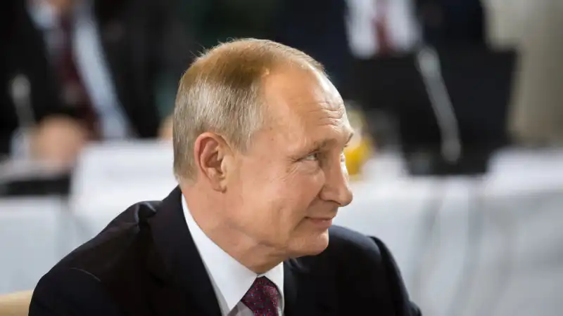 Общественность надеется на прогресс в переговорах после разговора Путина и Трампа Актобе
