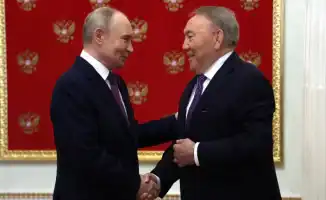 Назарбаев в Москве: что скрывает визит экс-президента?