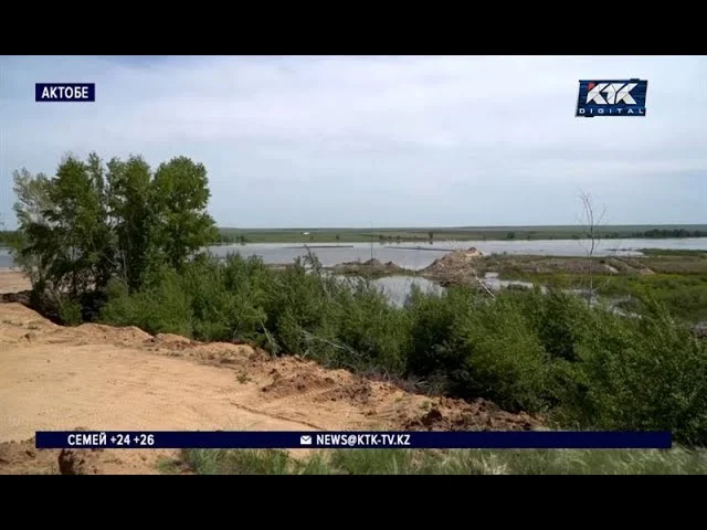 В Актобе дачники требуют остановить добычу песка у Кривого озера Актобе