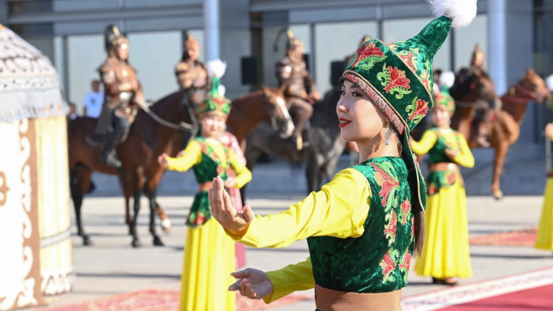 Торжественная встреча Токаева в Бишкеке: символ единства и культурного обмена между Казахстаном и Кыргызстаном Актобе