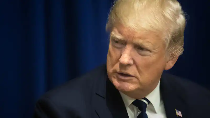Трамп инициирует саммит с Путиным и Зеленским: возможные социальные последствия для Украины и России Актобе