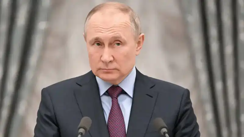 Танец дипломатов: Путин и Трамп готовят встречу на геополитической сцене Актобе