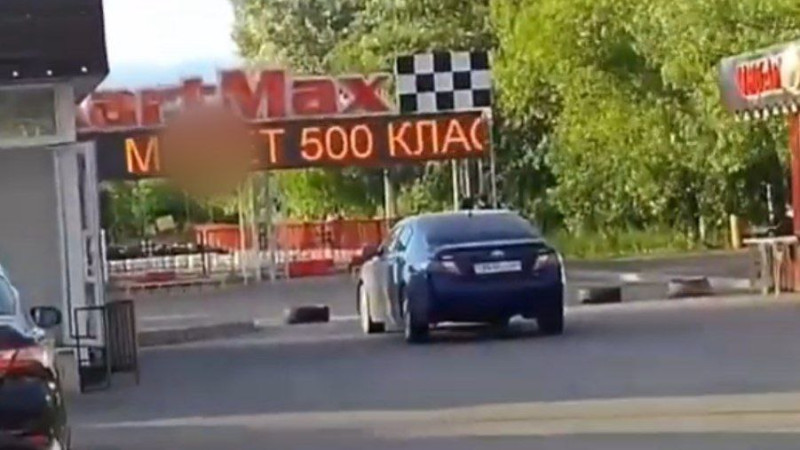 В Астане подростки взломали LED-экран и разместили рекламу секс-услуг Актобе
