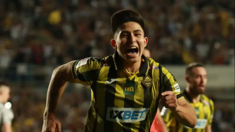 Алматинский 'Кайрат' совершил сенсацию в Лиге чемпионов, обыграв 'Слован' в серии пенальти Актобе