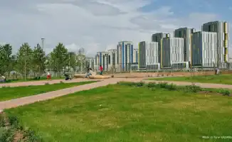 Астанчане радуются дождю, алматинцы ищут спасение от жары: прогноз погоды вызывает разные эмоции