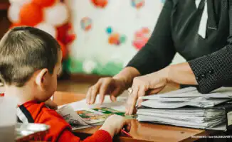 Родители требуют упрощения процесса оформления в детский сад: 'Документов слишком много!'
