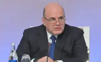 Глава правительства России Михаил Мишустин досрочно покинул заседание Евразийского межправительственного совета в Чолпон-Ате, Кыргызстан, что вызвало вопросы о причинах его внезапного возвращения в Москву.