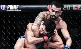 Казахстанец неожиданно проигрывает в финале турнира UFC 319 в Чикаго