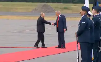 Путин и Трамп встречаются на Аляске: исторический саммит в Анкоридже