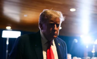 Президент США Дональд Трамп заявил, что Москва и Киев должны самостоятельно организовать саммит между президентами России и Украины, Владимиром Путиным и Владимиром Зеленским.
