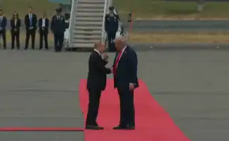 Язык тела Трампа и Путина: CNN анализирует невербальные сигналы на саммите президентов США и России