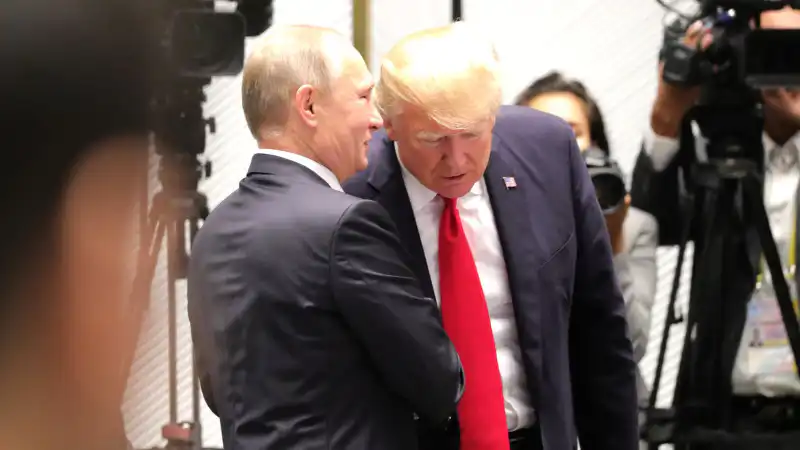 Путин и Трамп готовятся к встрече на Аляске: официальные детали от помощника президента РФ Актобе