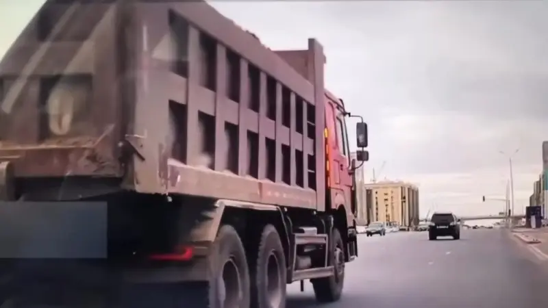 Несовершеннолетний подросток катался на грузовике по Астане Актобе