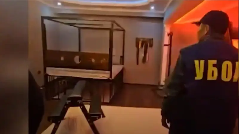 В Астане полиция закрыла подпольную БДСМ-студию: видео с операции Актобе