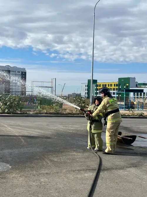 Юный актюбинец на один день стал пожарным Актобе