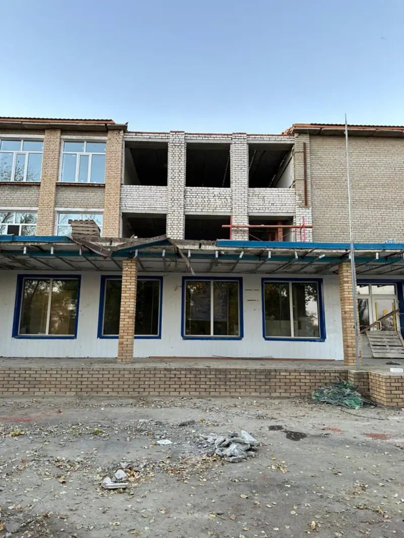 Школа в селе Новонежинка Аулиекольского района Костанайской области.