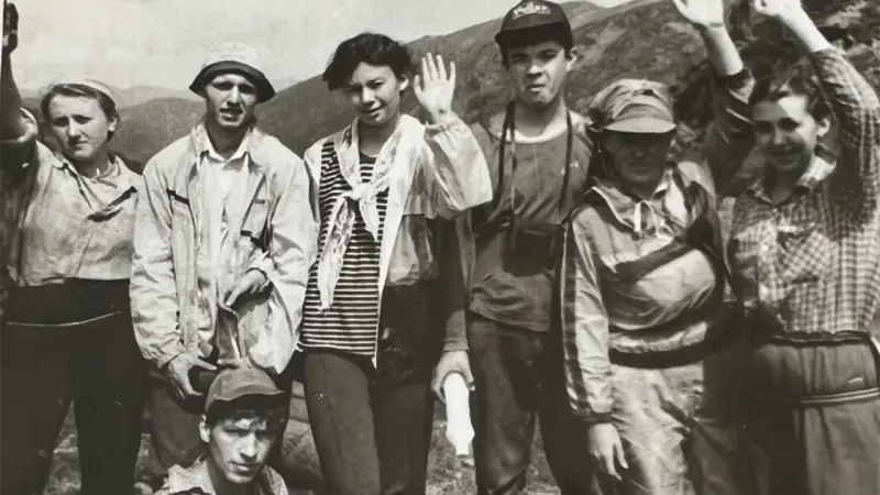 В августе 1993 года на Байкале, на горном хребте Хамар-Дабан, погибли шестеро туристов из Петропавловска. Причины их гибели остаются неясными спустя 32 года, и это событие продолжает вызывать вопросы и обсуждения. Актобе