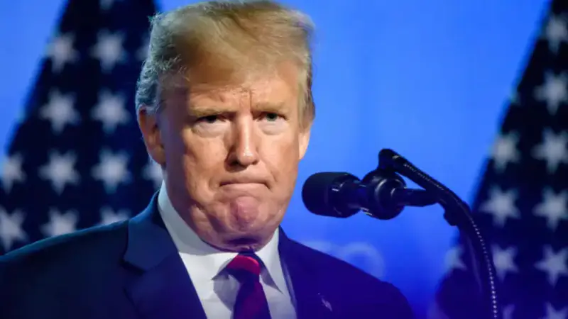 Самолёт Трампа едва не стал участником авиакатастрофы в Нью-Йорке во время перелёта в Великобританию Актобе