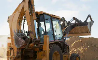 В Костанае разрушили новый тротуар из-за несоответствия асфальта нормам