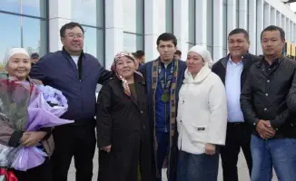 Астана встречает чемпиона: Санжар Ташкенбай вернулся с золотом