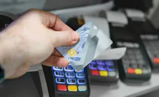 Казахстанские карты: Россияне попадают в полицейскую сеть из-за финансовых уловок