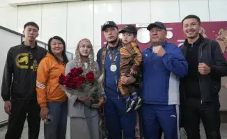 Казахстанские боксеры вернулись с золотом из Англии