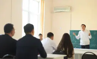 Учителя Казахстана сразились в дебатах на Ustaz Cup