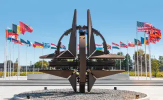 НАТО предупреждает: Россия нарушает воздушное пространство Европы