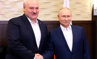Президент Беларуси Александр Лукашенко предупредил, что украинский лидер Владимир Зеленский должен немедленно согласиться на требования Кремля, иначе он рискует потерять всю Украину.