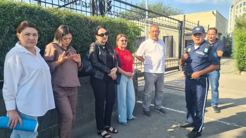 Актобинцы оказались в ловушке 'гипнотической презентации': годы судебных разбирательств вместо отдыха у моря Актобе