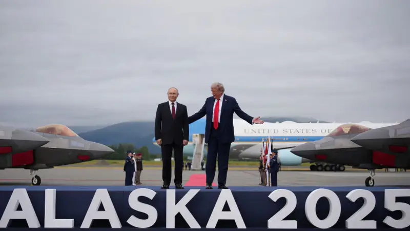 Встреча Трампа и Путина на Аляске в августе 2025 года. Фото: x.com/marortoll