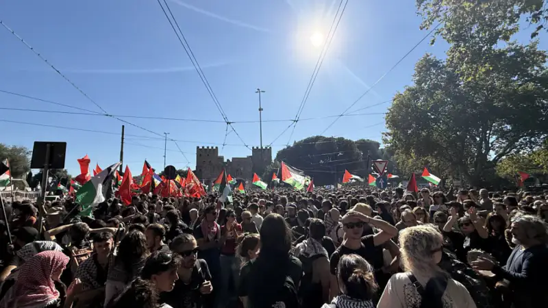 Митинги в Европе: Итальянцы протестуют против задержания флотилии Израилем Актобе
