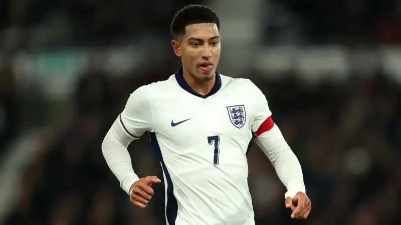 Санкции УЕФА: Казахстанская федерация футбола оштрафована после матча с Англией Актобе