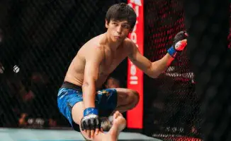 Неожиданный поворот: Азат Максум завершает бой на турнире UFC 321 в Абу-Даби