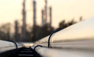 ЕС одобрил план отказа от импорта нефти и газа из России к 2028 году, несмотря на возражения Венгрии и Словакии