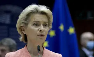 Урсула фон дер Ляйен: Россия ведет гибридную войну против Евросоюза, требуя новых мер реагирования