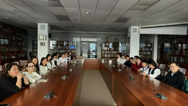 Обсуждение творчества Такена Алимкулова в Национальной академической библиотеке РК: взгляд на историческую личность Махамбета Утемисова Актобе