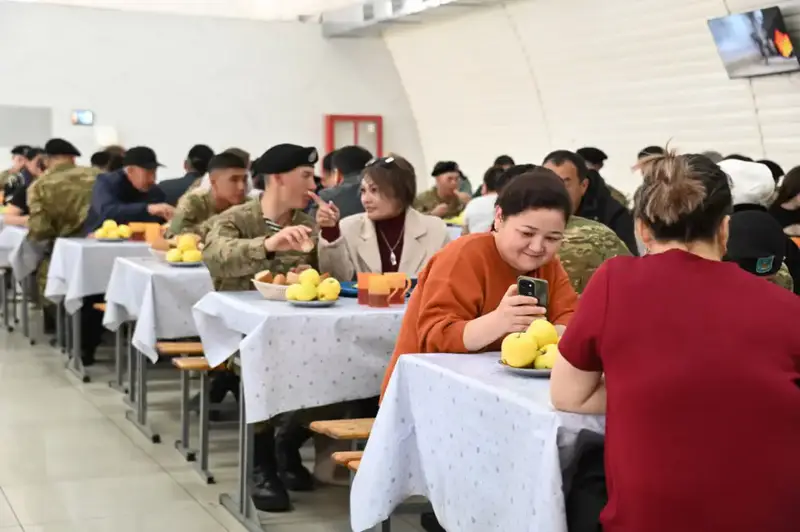 Родители солдат встретились с командованием в Актау Актобе