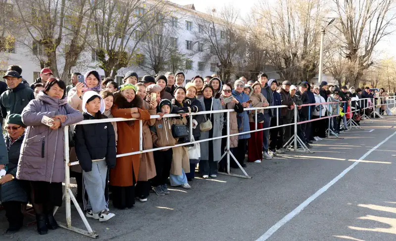 Министр обороны проверил условия службы солдат в Жамбылской области Актобе