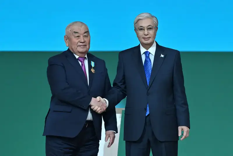 Касым-Жомарт Токаев вручил государственные награды работникам сельского хозяйства (5)