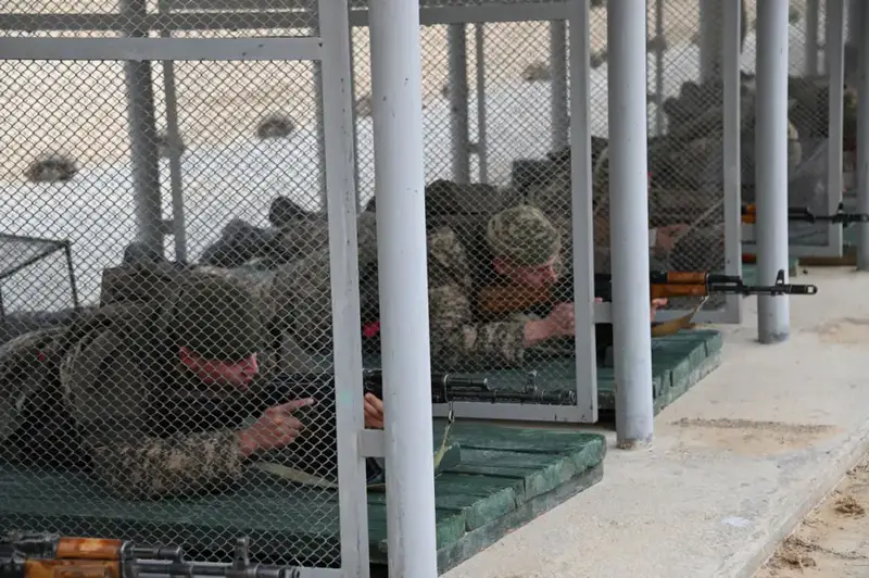 Обкатка танком: новый этап подготовки морских пехотинцев в Актауском гарнизоне Актобе