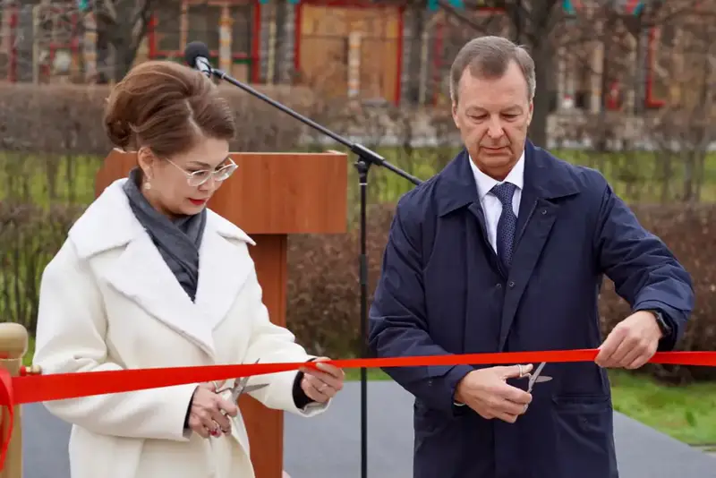 Сквер дружбы Казахстана и России открыли в Москве (8)