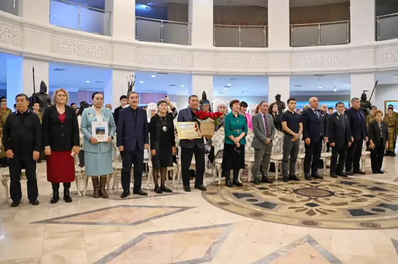 Медали в честь казахстанских воинов в Алматы Актобе