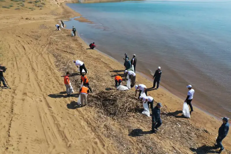 Чистая вода: 60 000 тонн мусора и сетей убраны с рыбохозяйственных водоемов Казахстана Актобе