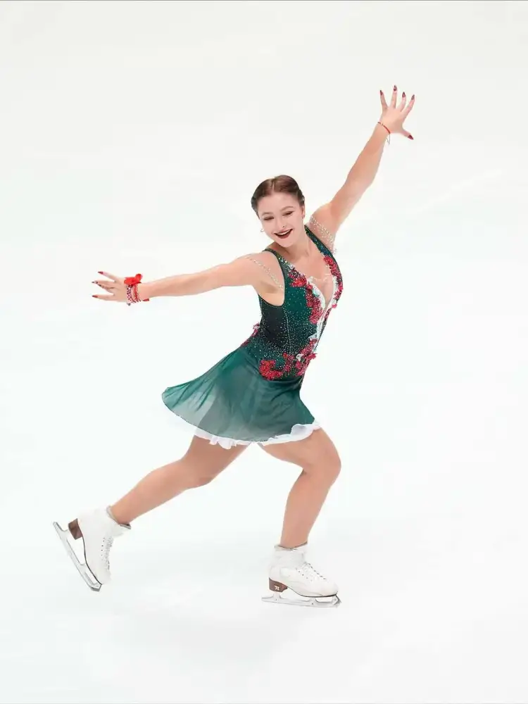 Софья Самоделкина занимает второе место на NHK Trophy 2025 в Японии Актобе