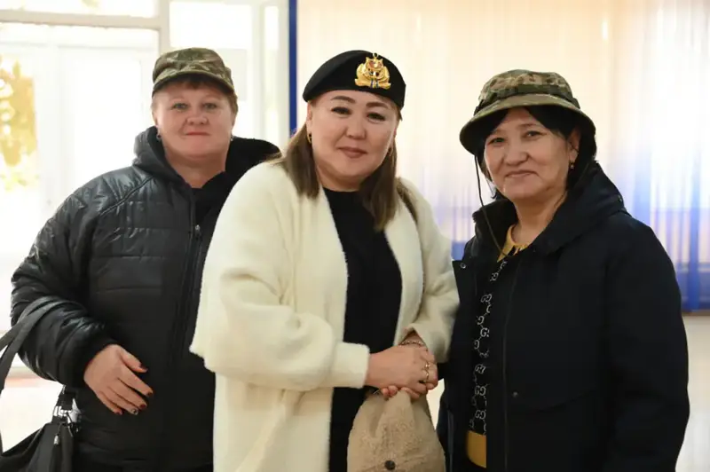 Бригаду морской пехоты посетили более ста родителей солдат (5)