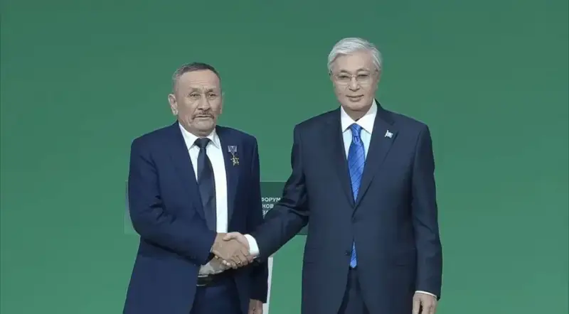 Ветеран сельского хозяйства Мангистау получил награду из рук Президента Актобе