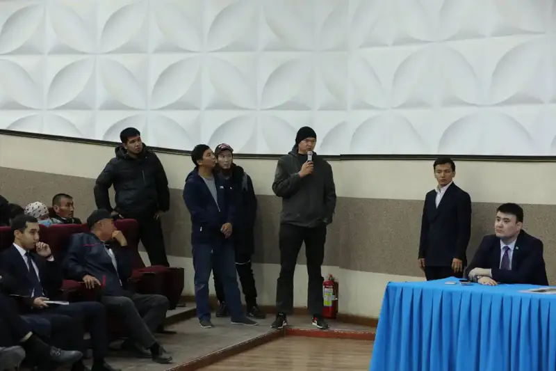 Нурдаулет Килыбай провёл личный приём жителей города Жанаозен (3)